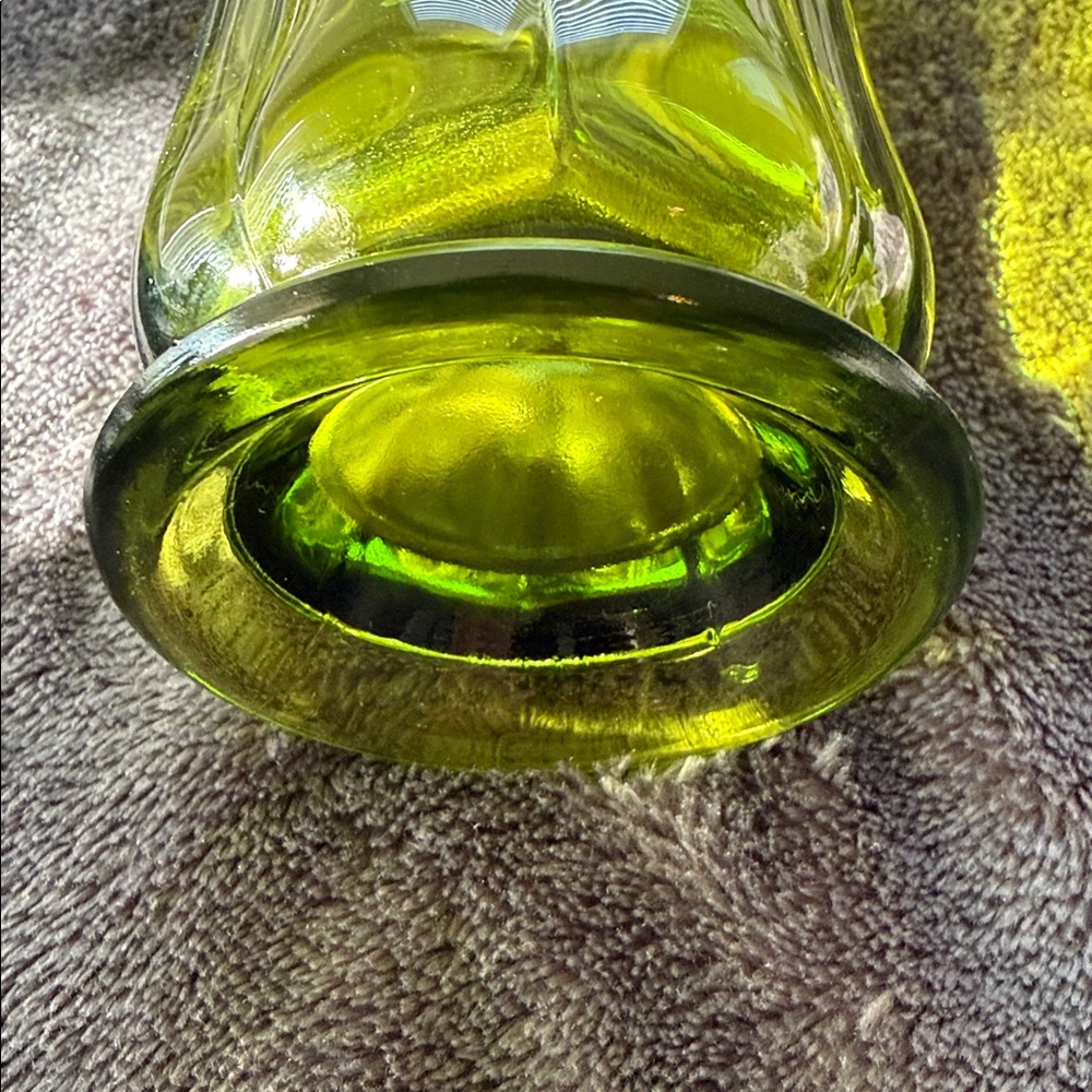 Viking Vintage MCM Art Glass Vase in Avocado Green 💚 - Picture 5 of 6